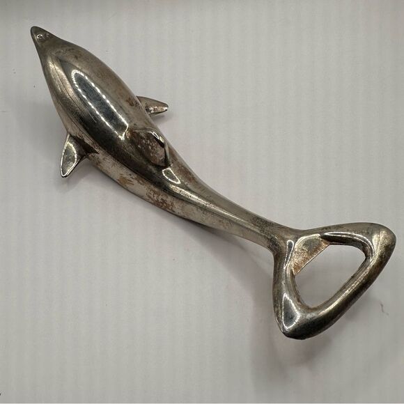 Vintage SILVER PLATED DOLPHIN BOTTLE OPENER OPENS METAL AND PLASTIC TWIST TOPS - Picture 3 of 3